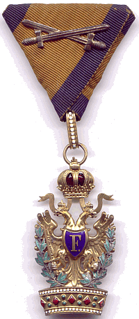 Знак Австрийского Ордена Железной Короны 3-й степени с мечами