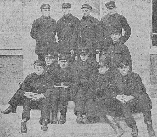 Второй нормальный выпуск Военной школы морской авиации имени Л.Троцкого 29 марта 1925 г.