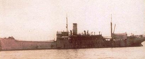 Первое судно Английского королевского флота Manica, оборудованное аэростатом во время выполнения задач в проливе Дарданеллы