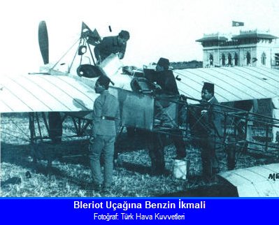 Заправка бензином Блерио перед вылетом Стамбул-Каир. 